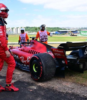 Леклер разбил машину перед стартом Гран При Бразилии
