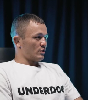 «Жоқшылықтан ұялмаңдар»: UFC сардары Бекзат Алмахан жаттығу залына автобуспен барып-келеді