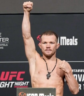 Пётр Ян показал свежее фото после боя на UFC 299