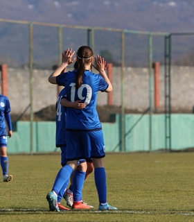 Женская сборная Казахстана U-17 завершила группу крупной победой