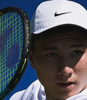 Бейбит Жукаев вышел в четвертьфинал турнира в Китае