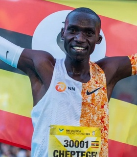 Джошуа Чептегеи выиграл золото в забеге на 10 000 м на Олимпиаде-2024