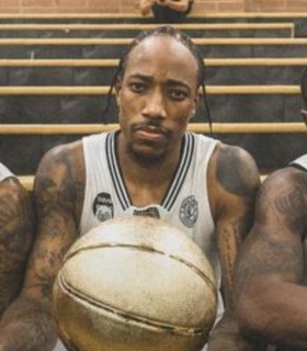 Каспер Уэйр и Демар Дерозан привели «Mecca Cheaters» к победе в Drew League
