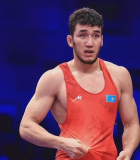 Еркін күрес балуандары әлем чемпионатында екі жүлде жеңіп алды