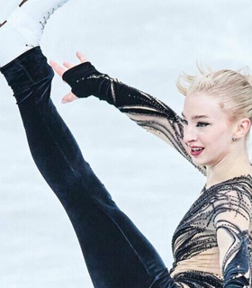 Эмбер Гленн исполнила тройной аксель и возглавила рейтинг на Lombardia Trophy