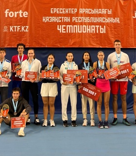 Григорий Ломакин и Сандугаш Кенжибаева стали чемпионами Казахстана по теннису