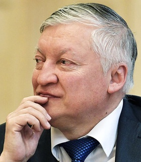 Анатолий Карпов о санкциях ФИДЕ: «МОК давно вмешан, Бах проявил инициативу, но какое ему дело до шахмат?»