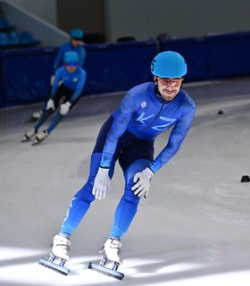 В Астане стартовал отборочный чемпионат Казахстана по шорт-треку