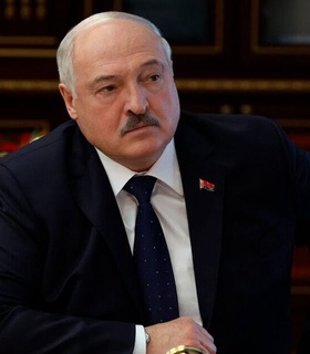 ФХБ и хоккейные клубы Беларуси поддерживают участие Лукашенко в президентских выборах