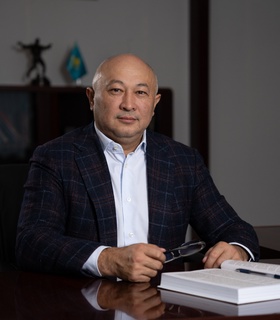 Адлет Барменкулов покидает пост президента КФФ