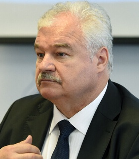Владимир Плющев раскритиковал идею введения драфта в КХЛ