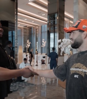 Арман Царукян получил личного телохранителя от UFC