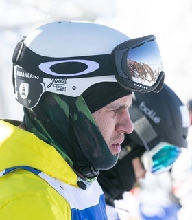 Могулист Павел Колмаков успешно стартовал на чемпионате мира в Швейцарии