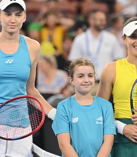 Елена Рыбакина приносит победу сборной Казахстана над семикратными чемпионками «Кубка Билли Джин Кинг»