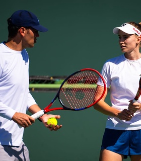 Скандал продолжается: экс-тренер Рыбакиной не согласен с решением WTA