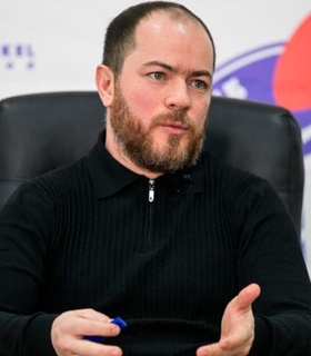 «Факел» продлил контракт с гендиректором Романом Асхабадзе