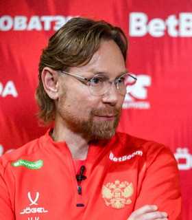 Валерий Карпин назвал сборной России «Бомбардиро» и «Крокодило»