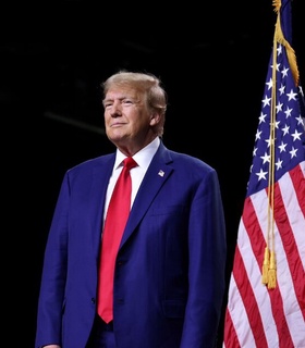 Трамп ограничивает визы для студентов Гарварда после обвинения в антисемитизме