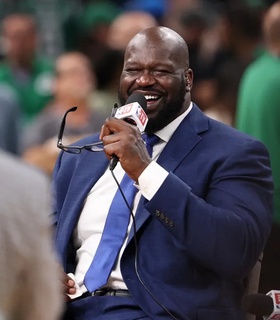 Шакил О'Нил неожиданно появился в эфире ESPN и «поборолся» с Кендриком Перкинсом