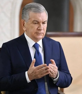 Мирзиеев поздравил сборную Узбекистана с историческим выходом на ЧМ