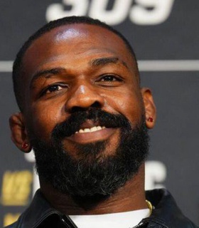 Кори Сэндхаген поддержал петицию о лишении Джонса титула чемпиона UFC