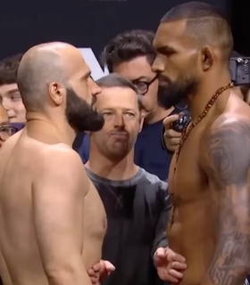 Азамат Мурзаканов одержал победу нокаутом над Брендсоном Рибейро на UFC 316