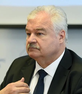 Плющев об играх российских юниоров в Канаде: важность подготовки и вопросов об организации