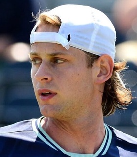 Зизу Бергс в третий раз за сезон вышел в полуфинал ATP