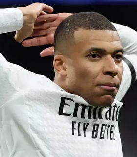 Килиан Мбаппе признан лучшим центрфорвардом мира по версии FourFourTwo