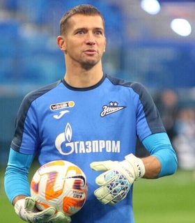 «Зенит» и 38-летний Михаил Кержаков продлили контракт на один год