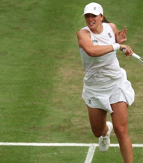 Бад-Хомбург (WTA): Швентек встретится с Азаренко во втором круге