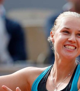 Анна Блинкова вышла в четвертьфинал турнира в Истбурне