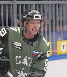 Евгений Кузнецов планирует вернуться в НХЛ после расставания с СКА