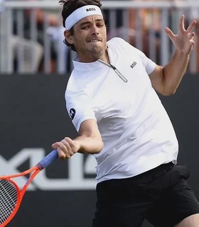 Тэйлор Фриц вышел в полуфинал турнира ATP 250 в Истбурне