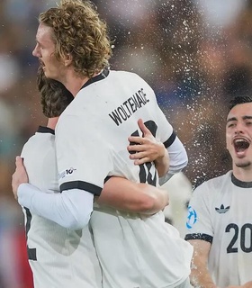 Игроков молодежной сборной Германии U21 обвиняют в краже пивных кружек после полуфинала Евро-2025
