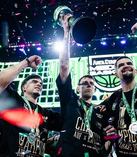 Auf x Качает Россия — первая команда в истории Лиги Ставок Media Basket, сделавшая бэк-ту-бэк