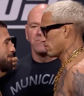 Илия Топурия одержал победу нокаутом над Чарльзом Оливейрой на UFC 317 и стал новым чемпионом легкого веса