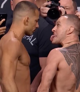 Алешандре Пантожа одержал победу над Кай Кара-Франсем в соглавном поединке UFC 317
