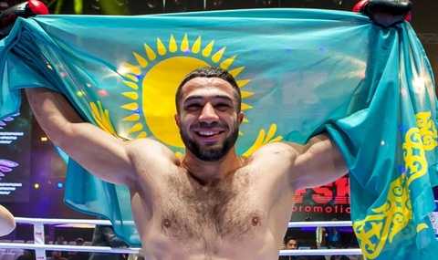 Ауыр салмақтағы қазақстандық боксшы WBO рейтингінде көтерілді