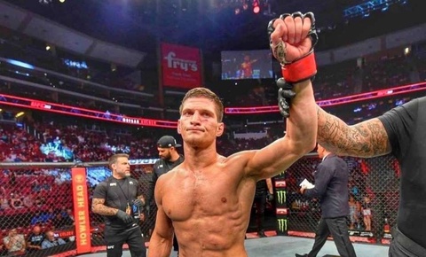 Мовсар Евлоев пролил кровь, но победил Арнольда Аллена на турнире UFC 297