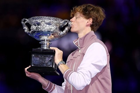 Даниил Медведев проиграл Яннику Синнеру в финале Australian Open — 2024, ведя 2:0 по сетам