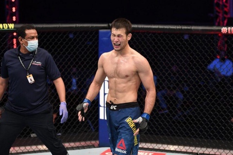 «Я стану первым, кто его побьет». Дерзкий выскочка из UFC пригрозил Шавкату Рахмонову