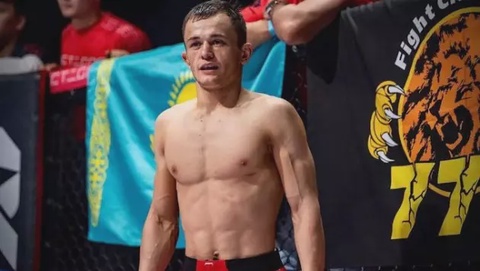 Обнародован гонорар Алмахана после дебюта в UFC