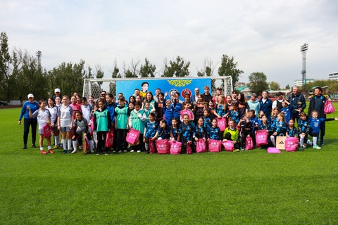 В Алматы прошел фестиваль футбола для девочек