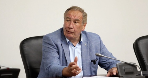 Тарпищев о серебряной медали Андреевой и Шнайдер: «Поменял решение в последний момент» Тарпищев о серебряной медали Андреевой и Шнайдер: «Поменял решение в последний момент»