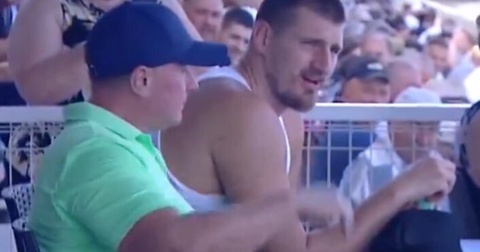 Никола Йокич посетил скачки в Сербии сразу после выигрыша бронзы на Олимпиаде Никола Йокич посетил скачки в Сербии сразу после выигрыша бронзы на Олимпиаде