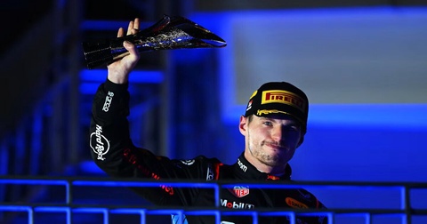 Макс Ферстаппен признан лучшим гонщиком Гран-при Сингапура по версии The Race Макс Ферстаппен признан лучшим гонщиком Гран-при Сингапура по версии The Race