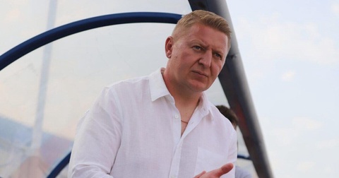 Тренер «Амкала» Виталий Панов предлагает «Алании» заменить хороводы на лезгинку Тренер «Амкала» Виталий Панов предлагает «Алании» заменить хороводы на лезгинку