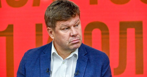 Дмитрий Губерниев иронично ответил режиссеру шоу Алины Загитовой Дмитрий Губерниев иронично ответил режиссеру шоу Алины Загитовой