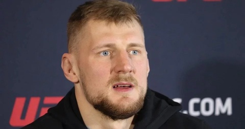Александр Волков рассказал о травме и вылете из боя против Гана Александр Волков рассказал о травме и вылете из боя против Гана